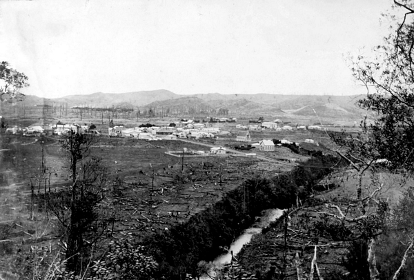Early Eketahuna: (Photo: Wairarapa Archives)